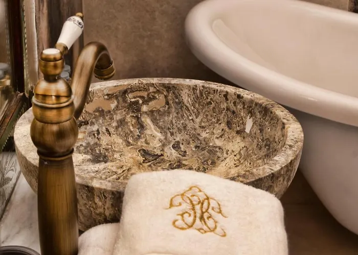 Conacul Coroanei Luxury Boutique 5* Bucarest
