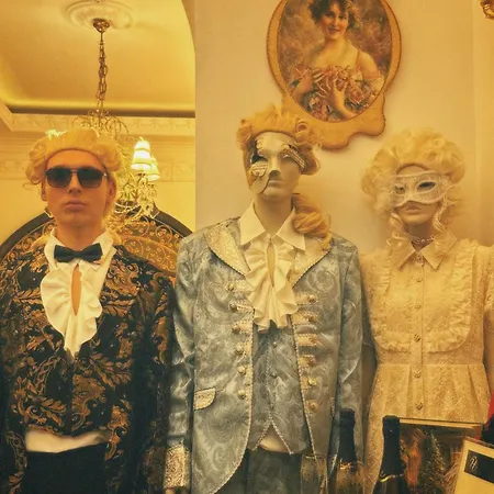 Conacul Coroanei Luxury Boutique 5* 부쿠레슈티