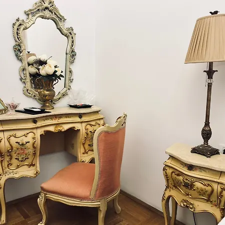 Conacul Coroanei Luxury Boutique