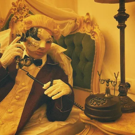 Conacul Coroanei Luxury Boutique